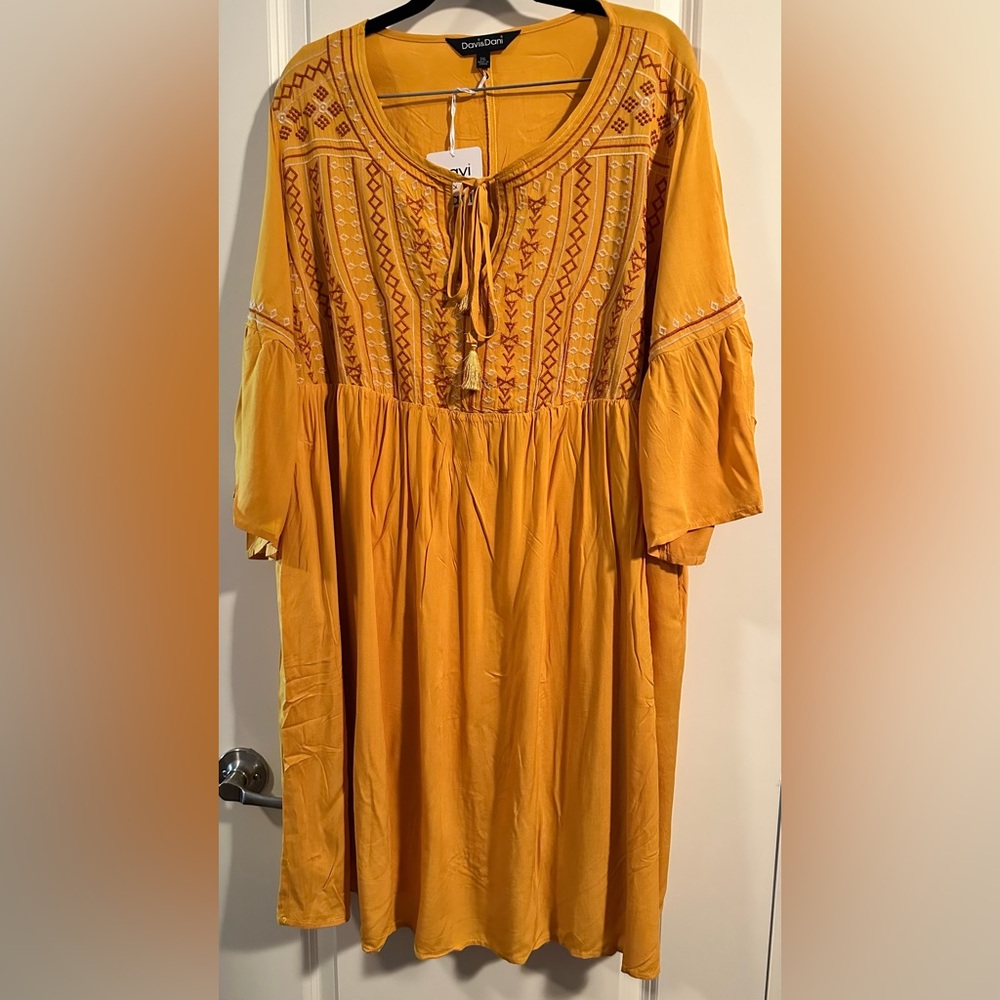 NWT Davi & Dani boutique Embroidered Yellow Dress